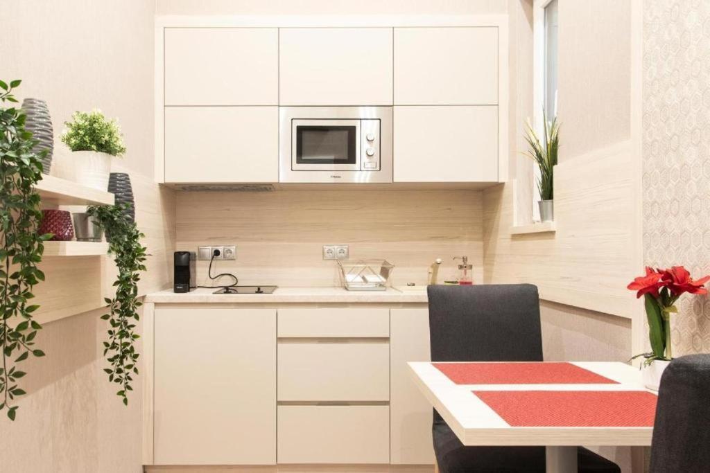 Colton Budapest Révay Apartments Exterior foto